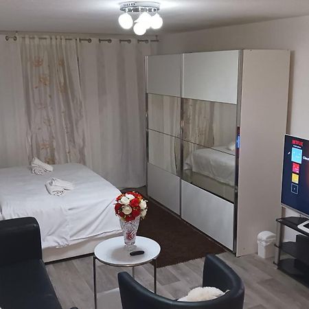 Gemuetliches Loft 150 M Von Slk Klinikum Boeckingen Appartement Heilbronn Buitenkant foto