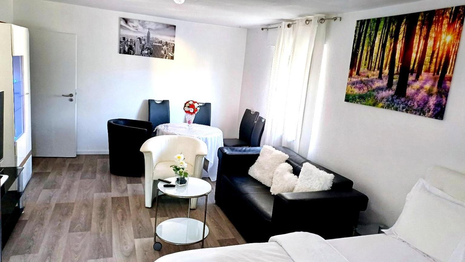 Gemuetliches Loft 150 M Von Slk Klinikum Boeckingen Appartement Heilbronn Buitenkant foto